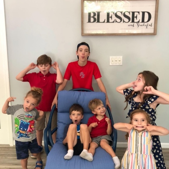 Meet your Posher, Leah - Picture 5 of 5